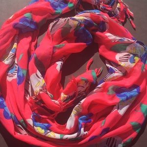 Flowery aerie scarf